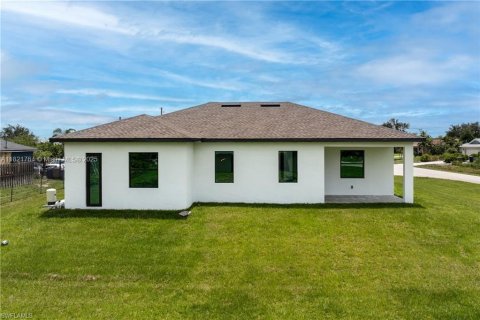 House in Lehigh Acres, Florida 4 bedrooms, 165.64 sq.m. № 1784115 - photo 28