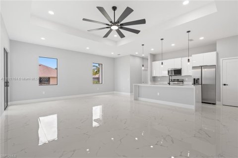 House in Lehigh Acres, Florida 4 bedrooms, 165.64 sq.m. № 1784115 - photo 6