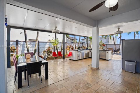 Villa ou maison à vendre à Miami, Floride: 4 chambres, 233.84 m2 № 2017404 - photo 21