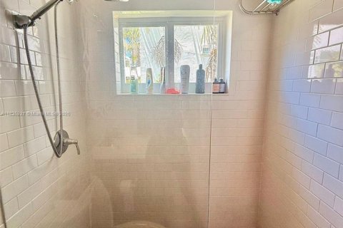 Condominio en venta en Miami Beach, Florida, 1 dormitorio, 59.83 m2 № 1818124 - foto 23