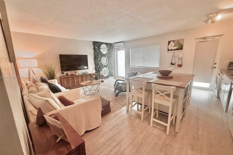 Condominio en venta en Miami Beach, Florida, 1 dormitorio, 59.83 m2 № 1818124 - foto 14