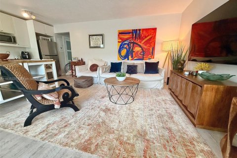 Condominio en venta en Miami Beach, Florida, 1 dormitorio, 59.83 m2 № 1818124 - foto 2