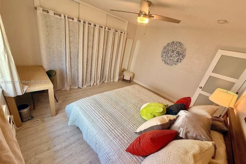 Condominio en venta en Miami Beach, Florida, 1 dormitorio, 59.83 m2 № 1818124 - foto 18