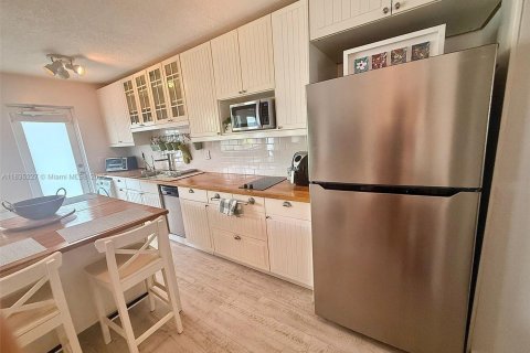 Condominio en venta en Miami Beach, Florida, 1 dormitorio, 59.83 m2 № 1818124 - foto 11