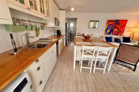 Condominio en venta en Miami Beach, Florida, 1 dormitorio, 59.83 m2 № 1818124 - foto 5