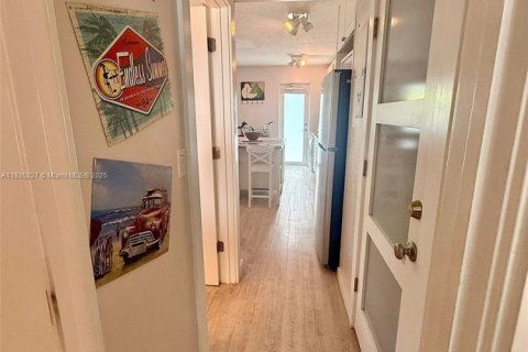 Condominio en venta en Miami Beach, Florida, 1 dormitorio, 59.83 m2 № 1818124 - foto 16