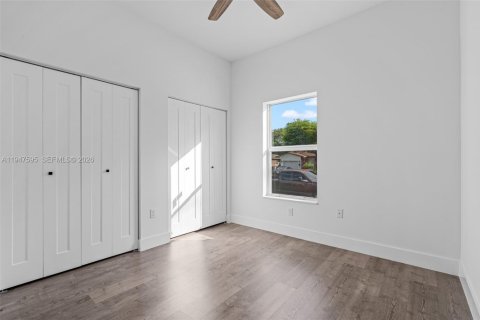 House in Fort Lauderdale, Florida 4 bedrooms, 179.58 sq.m. № 2003669 - photo 19