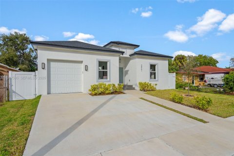 House in Fort Lauderdale, Florida 4 bedrooms, 179.58 sq.m. № 2003669 - photo 2