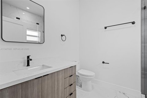 House in Fort Lauderdale, Florida 4 bedrooms, 179.58 sq.m. № 2003669 - photo 14