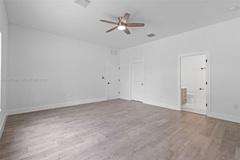 House in Fort Lauderdale, Florida 4 bedrooms, 179.58 sq.m. № 2003669 - photo 13