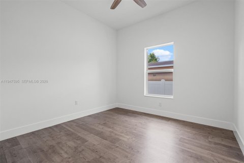 House in Fort Lauderdale, Florida 4 bedrooms, 179.58 sq.m. № 2003669 - photo 16