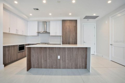 Condo in Saint Petersburg, Florida, 2 bedrooms  № 2166284 - photo 13