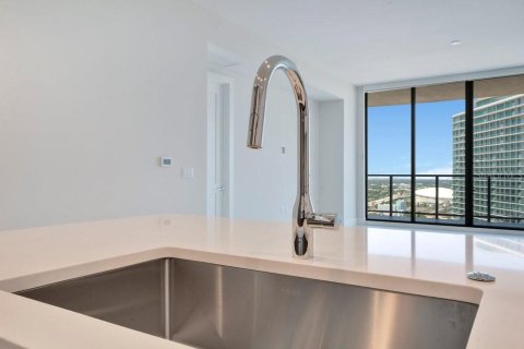 Condo in Saint Petersburg, Florida, 2 bedrooms  № 2166284 - photo 9
