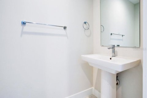 Condo in Saint Petersburg, Florida, 2 bedrooms  № 2166284 - photo 28