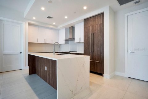 Condo in Saint Petersburg, Florida, 2 bedrooms  № 2166284 - photo 7