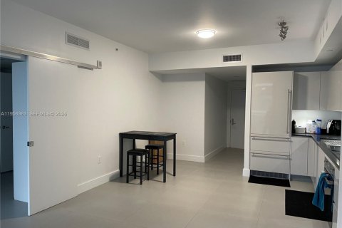 Condominio en venta en Miami, Florida, 1 dormitorio, 70.51 m2 № 2153466 - foto 5