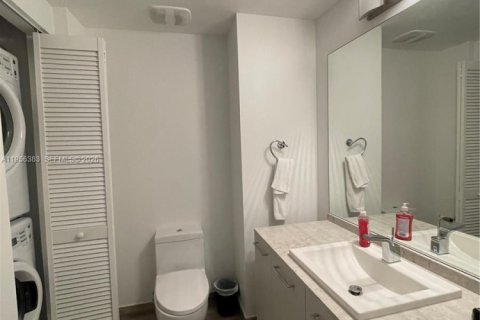 Condominio en venta en Miami, Florida, 1 dormitorio, 70.51 m2 № 2153466 - foto 17