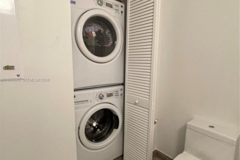 Condominio en venta en Miami, Florida, 1 dormitorio, 70.51 m2 № 2153466 - foto 16