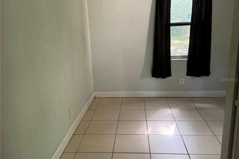 House in Orlando, Florida 4 bedrooms, 116.96 sq.m. № 2394227 - photo 3