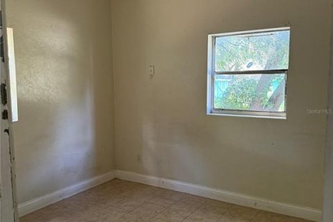 House in Orlando, Florida 4 bedrooms, 116.96 sq.m. № 2394227 - photo 7