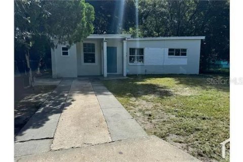 House in Orlando, Florida 4 bedrooms, 116.96 sq.m. № 2394227