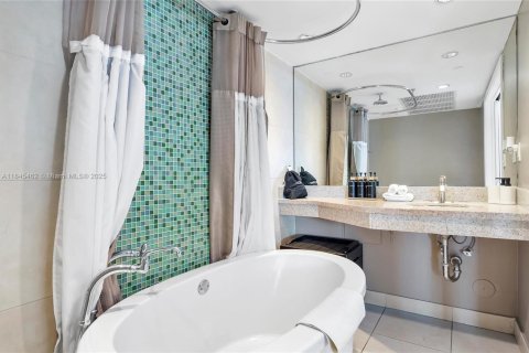 Condominio en venta en Miami Beach, Florida, 36.7 m2 № 1848258 - foto 14
