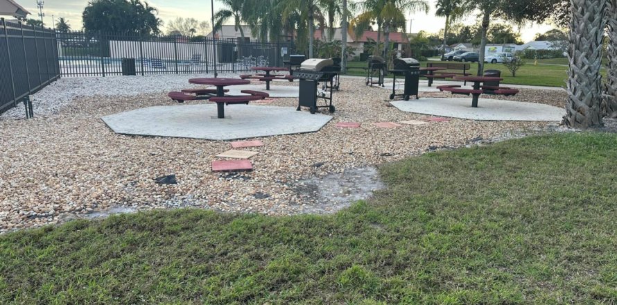 Condo in Jensen Beach, Florida, 1 bedroom  № 1136611