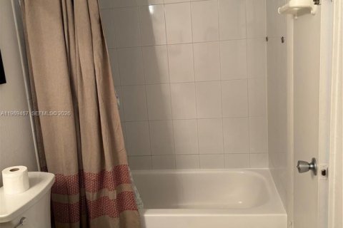Copropriété à louer à Miami, Floride: 2 chambres, 125.42 m2 № 2051577 - photo 20
