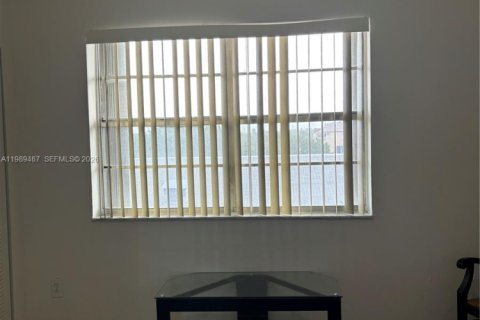 Copropriété à louer à Miami, Floride: 2 chambres, 125.42 m2 № 2051577 - photo 18