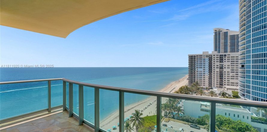 Condo in Hollywood, Florida, 2 bedrooms № 1869881