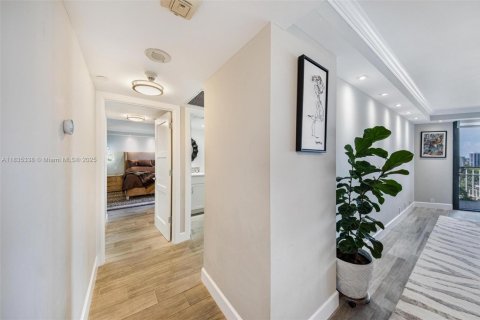 Condominio en venta en Miami, Florida, 2 dormitorios, 126.63 m2 № 1943182 - foto 25