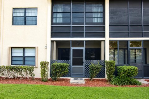 Condo in St. Lucie, Florida, 2 bedrooms  № 2178472 - photo 4