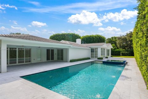 House in Miami, Florida 5 bedrooms, 402.64 sq.m. № 1981113 - photo 18