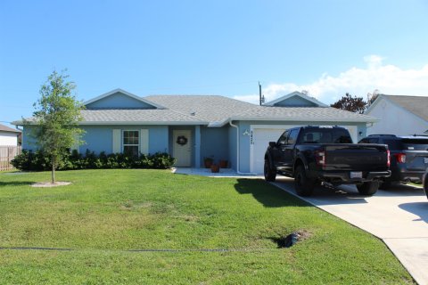 Villa ou maison à vendre à Port St. Lucie, Floride: 4 chambres, 193.05 m2 № 2191967 - photo 2
