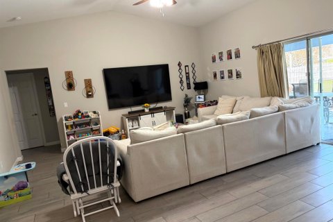 Villa ou maison à vendre à Port St. Lucie, Floride: 4 chambres, 193.05 m2 № 2191967 - photo 6