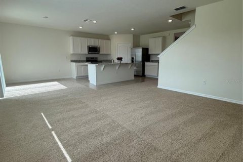 House in Haines City, Florida 5 bedrooms, 241.64 sq.m. № 1841810 - photo 3
