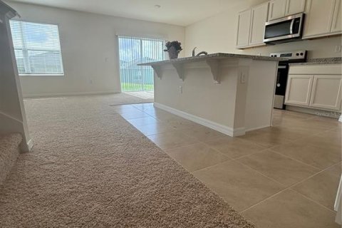 House in Haines City, Florida 5 bedrooms, 241.64 sq.m. № 1841810 - photo 1
