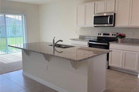 House in Haines City, Florida 5 bedrooms, 241.64 sq.m. № 1841810 - photo 20