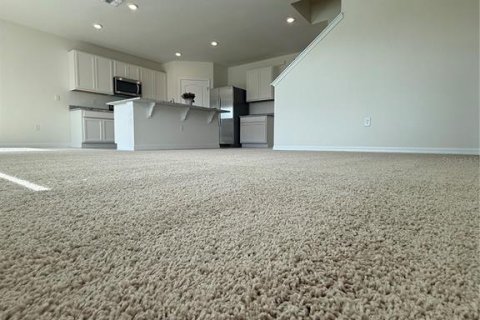 House in Haines City, Florida 5 bedrooms, 241.64 sq.m. № 1841810 - photo 2
