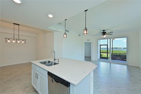 Condo in Bradenton, Florida, 3 bedrooms  № 1812665 - photo 5