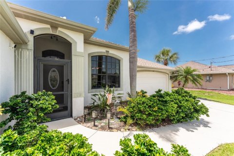 House in Rotonda, Florida 3 bedrooms, 161.93 sq.m. № 1780635 - photo 3