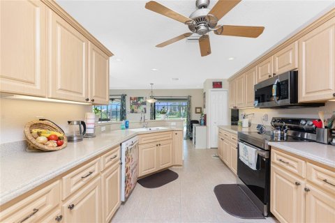 House in Rotonda, Florida 3 bedrooms, 161.93 sq.m. № 1780635 - photo 20