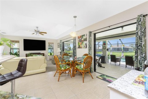 House in Rotonda, Florida 3 bedrooms, 161.93 sq.m. № 1780635 - photo 9