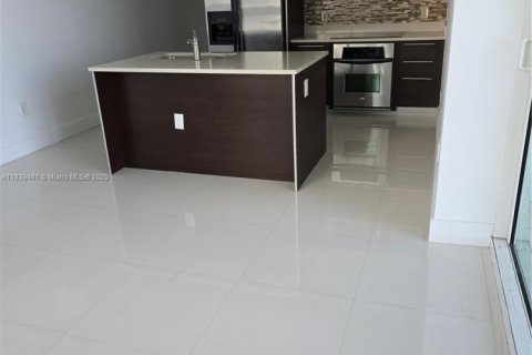 Купить кондоминиум в Майами, Флорида 1 спальня, 60.48м2, № 1828229 - фото 11