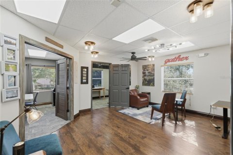 Commercial property in Clearwater, Florida 377 sq.m. № 2393518 - photo 26