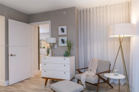 Купить кондоминиум в Бей-Харбор-Айлендс, Флорида 3 спальни, 121.24м2, № 1968188 - фото 12