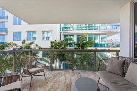 Купить кондоминиум в Бей-Харбор-Айлендс, Флорида 3 спальни, 121.24м2, № 1968188 - фото 8