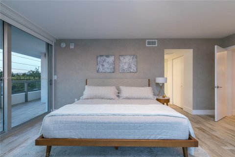 Купить кондоминиум в Бей-Харбор-Айлендс, Флорида 3 спальни, 121.24м2, № 1968188 - фото 11