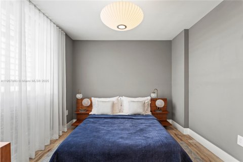 Купить кондоминиум в Бей-Харбор-Айлендс, Флорида 3 спальни, 121.24м2, № 1968188 - фото 18