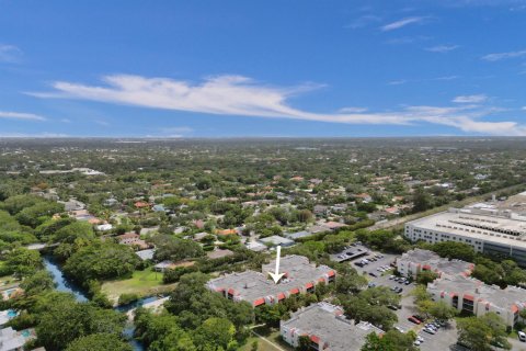 Купить кондоминиум в Бока-Ратон, Флорида 1 спальня, 58.99м2, № 1222373 - фото 1